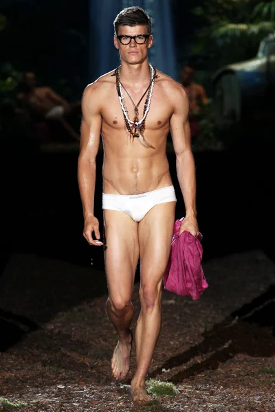 Look 2